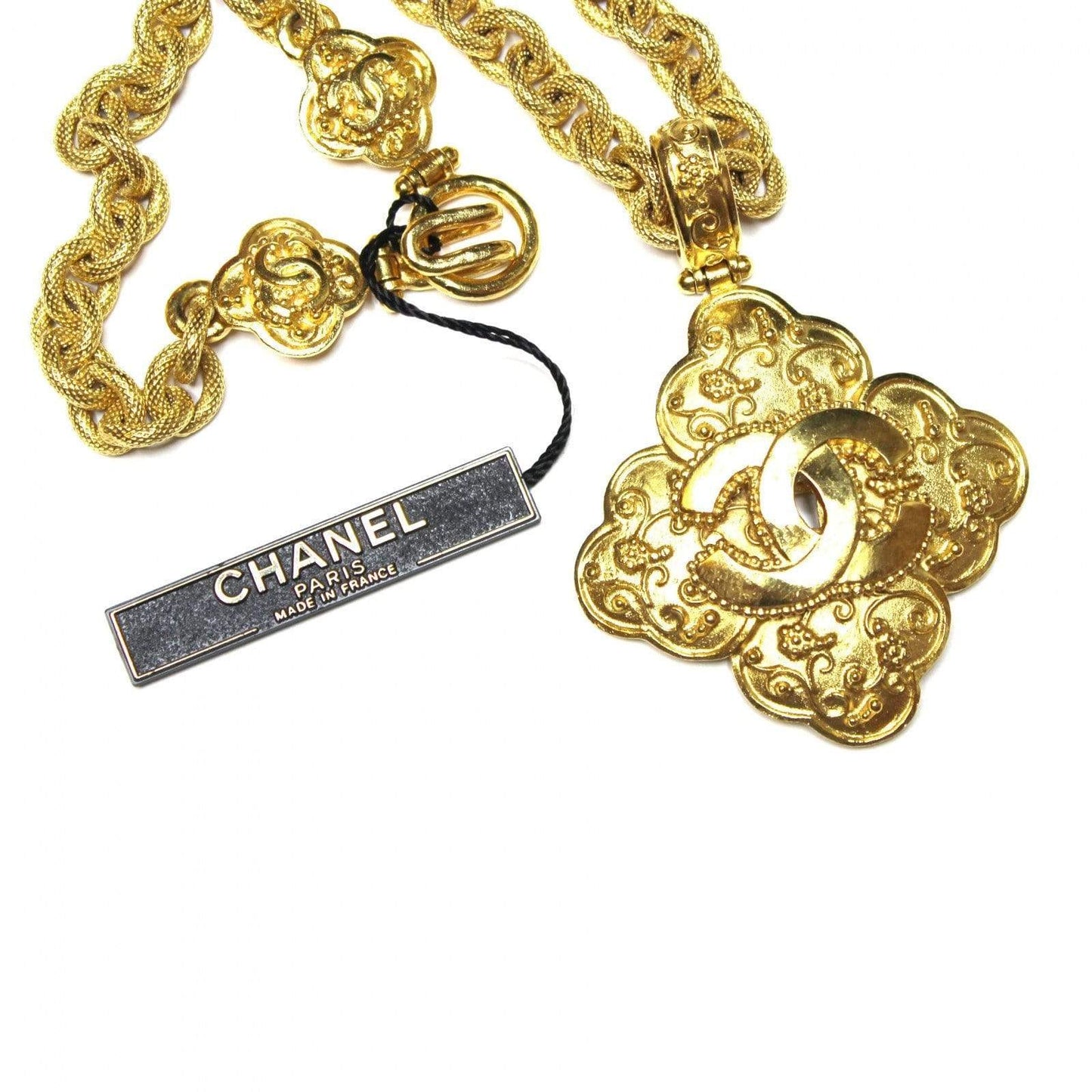 Heavy Vintage Chanel Detailed Diamond Shape Pendent Chain RSTKD Vintage